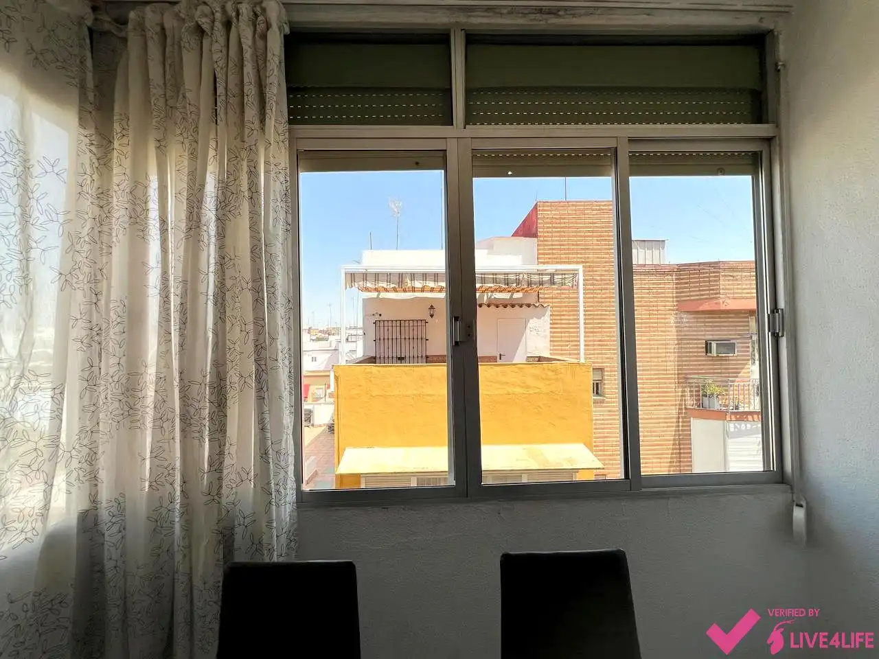 Bedroom of Flat for share in Sevilla  with Air Conditioner, Heating and Furnished
