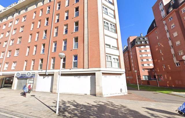 Local comercial en Alquiler en Calle Julián Zugazagoitia en Miribilla