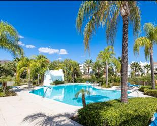 Piscina de Apartament en venda en Casares amb Aire condicionat, Calefacció i Jardí privat