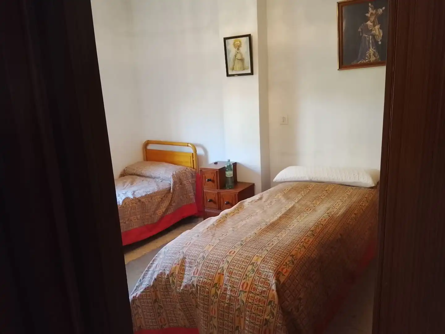 Dormitori de Casa o xalet en venda en Madrigal de la Vera amb Jardí privat