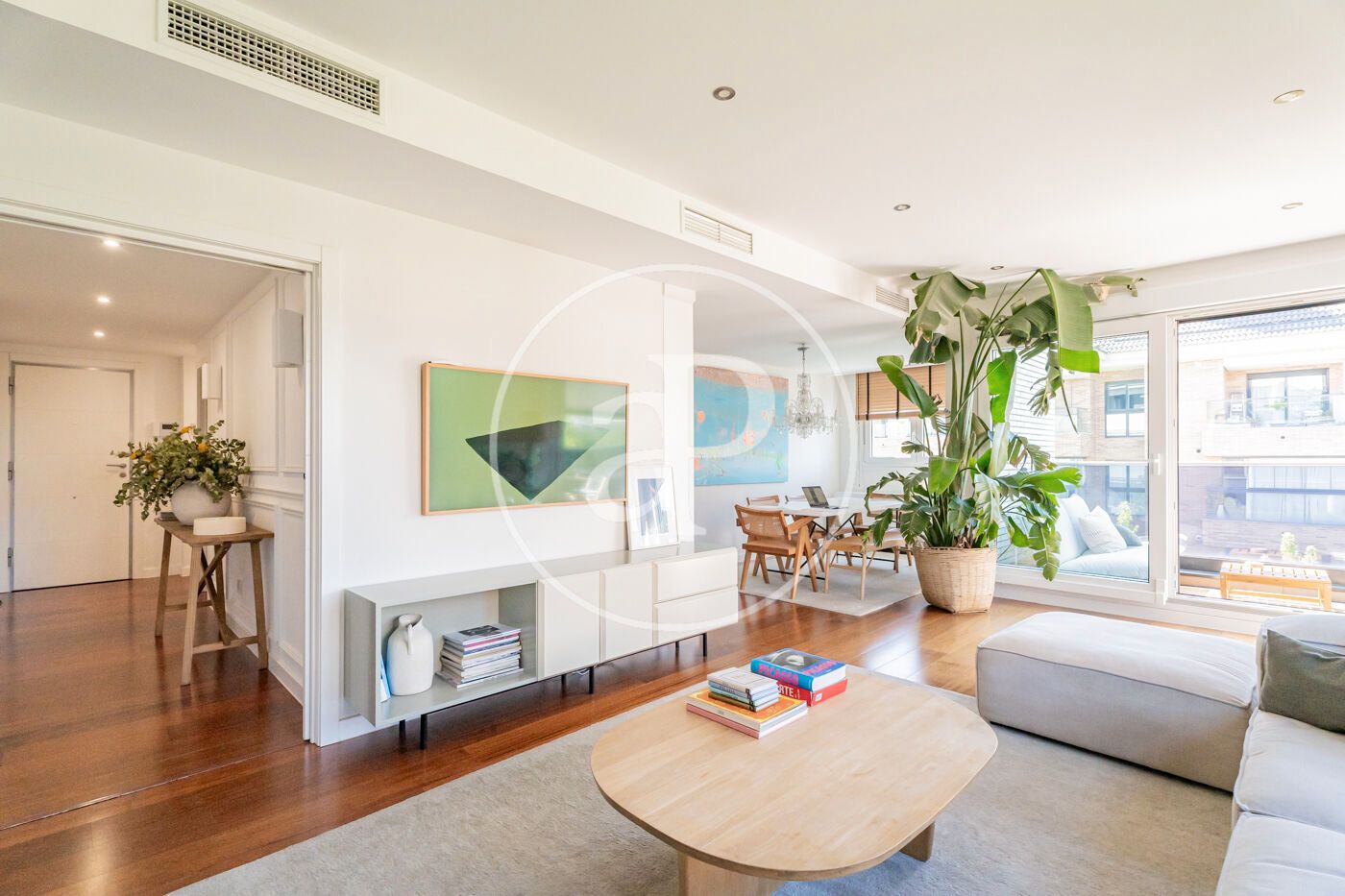 Living room of Flat for sale in Pozuelo de Alarcón  with Air Conditioner, Heating and Private garden