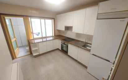Kitchen of Flat to rent in Vigo   with Heating, Parquet flooring and Balcony