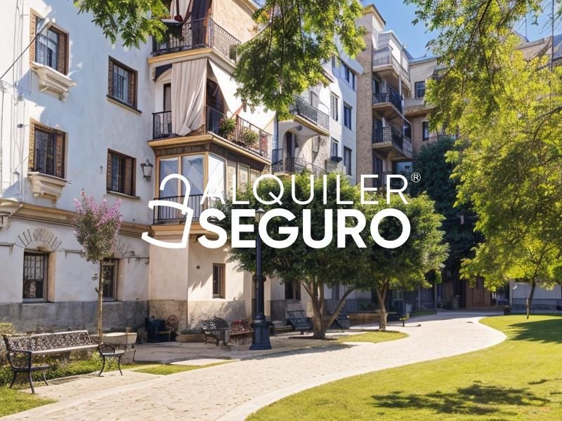 Exterior view of Flat to rent in  Sevilla Capital  with Air Conditioner, Terrace and Storage room