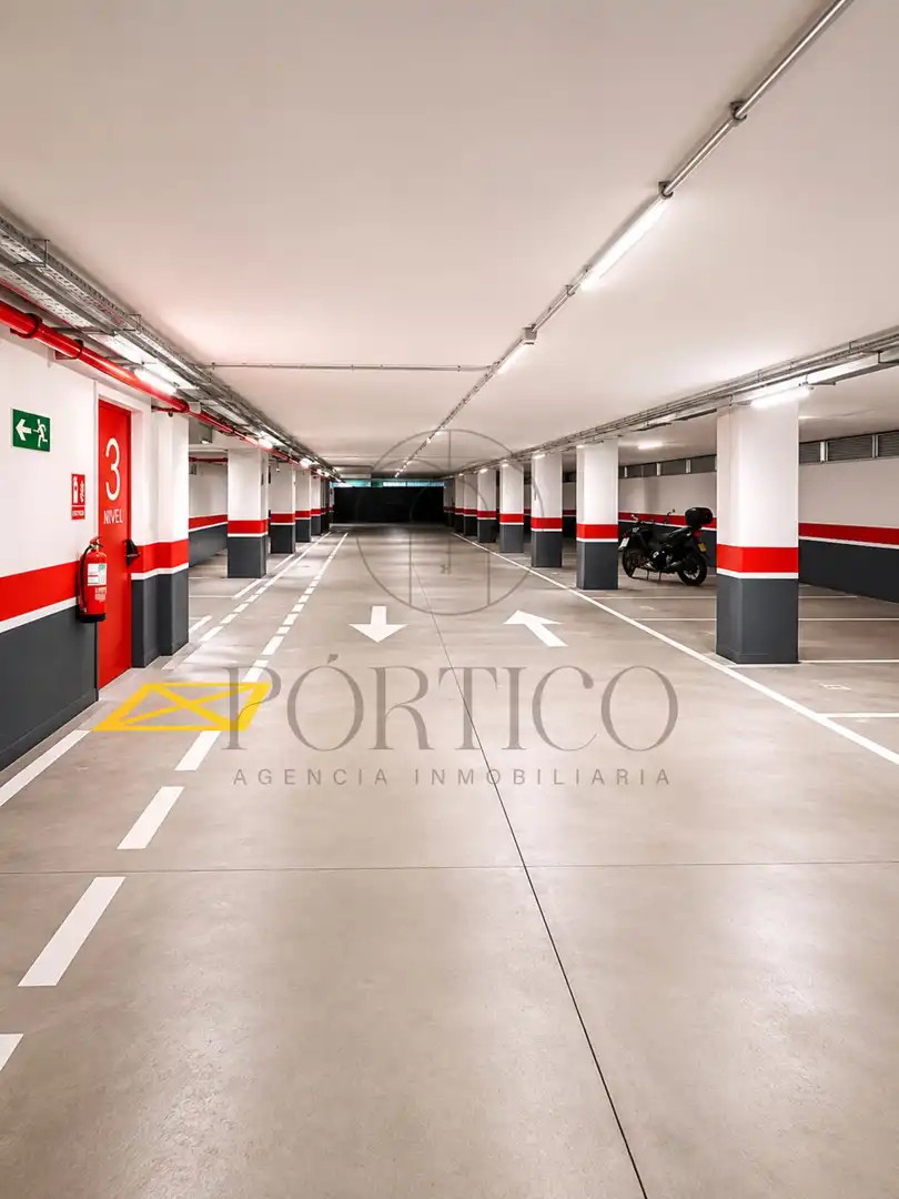 Parking de Apartamento en venta en Vigo  con Calefacción, Trastero y Amueblado