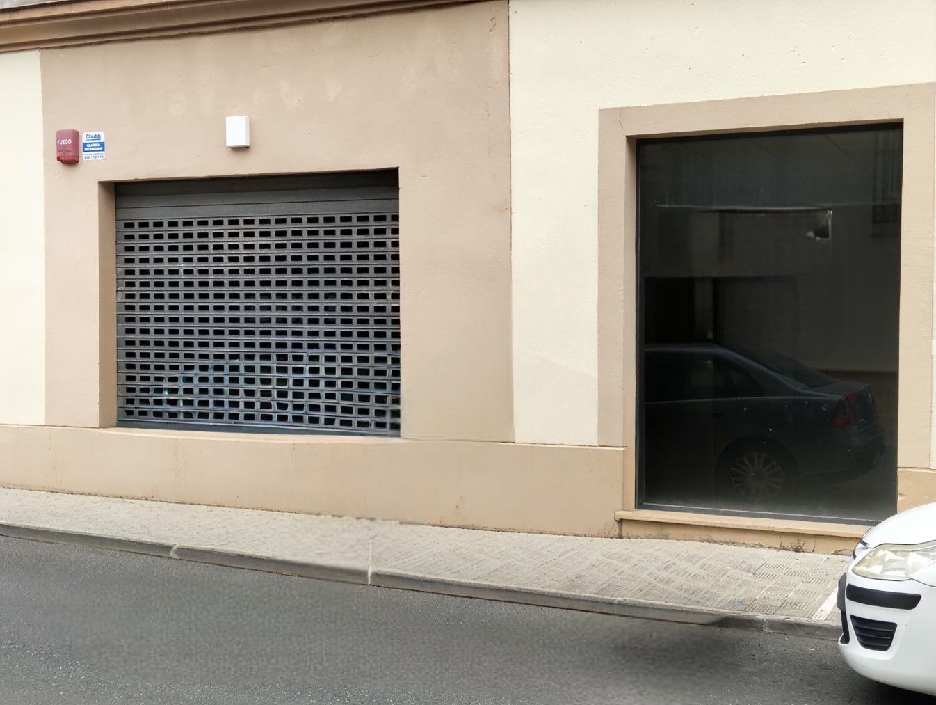Vista exterior de Local de lloguer en Utrera