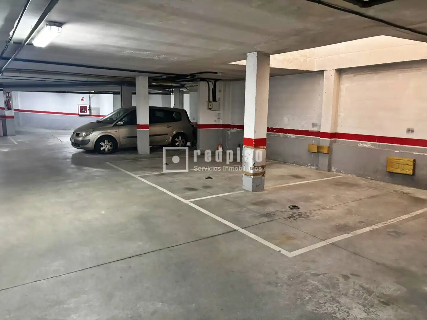 Aparcament de Pis en venda en Guadalajara amb Calefacció, Parquet i Moblat
