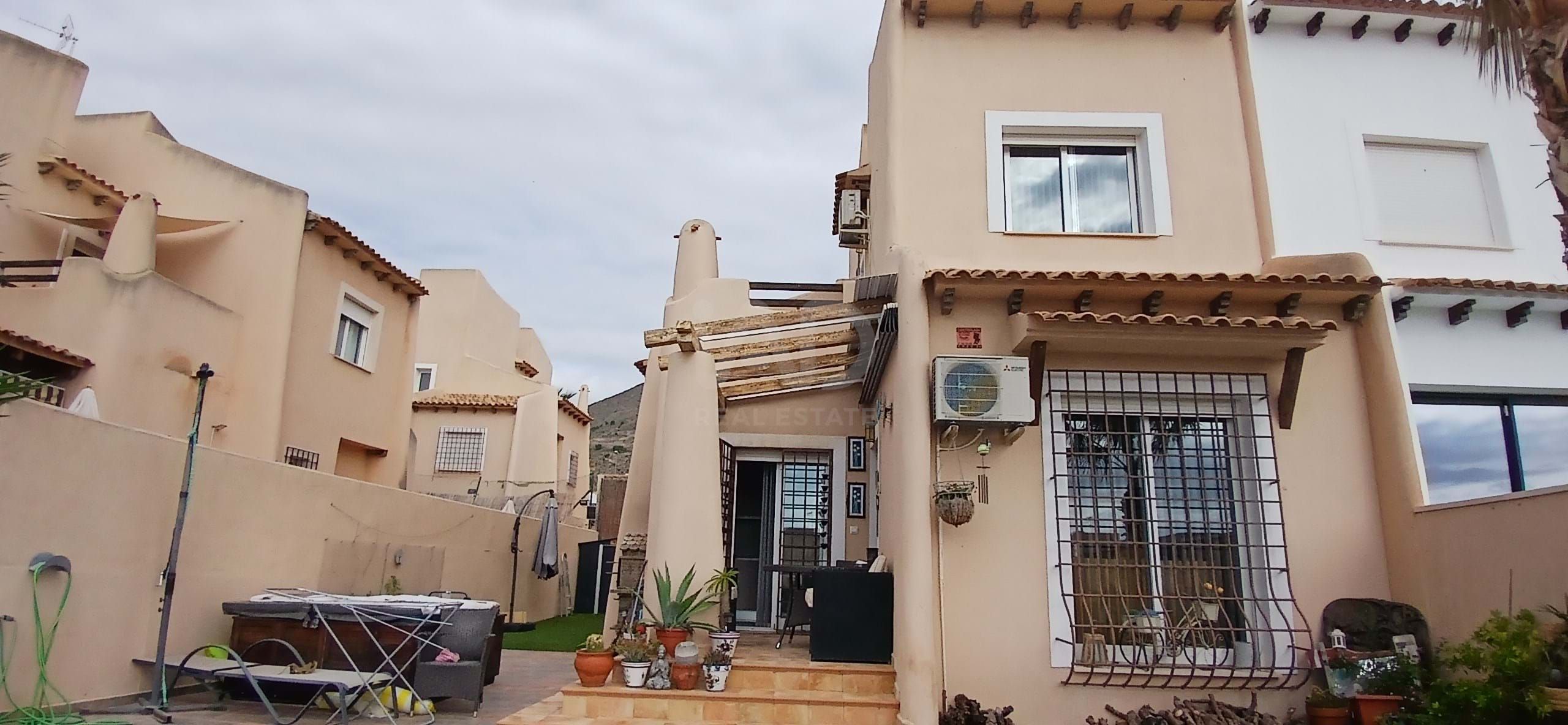 Vista exterior de Casa adosada en venda en Fortuna amb Aire condicionat, Terrassa i Piscina