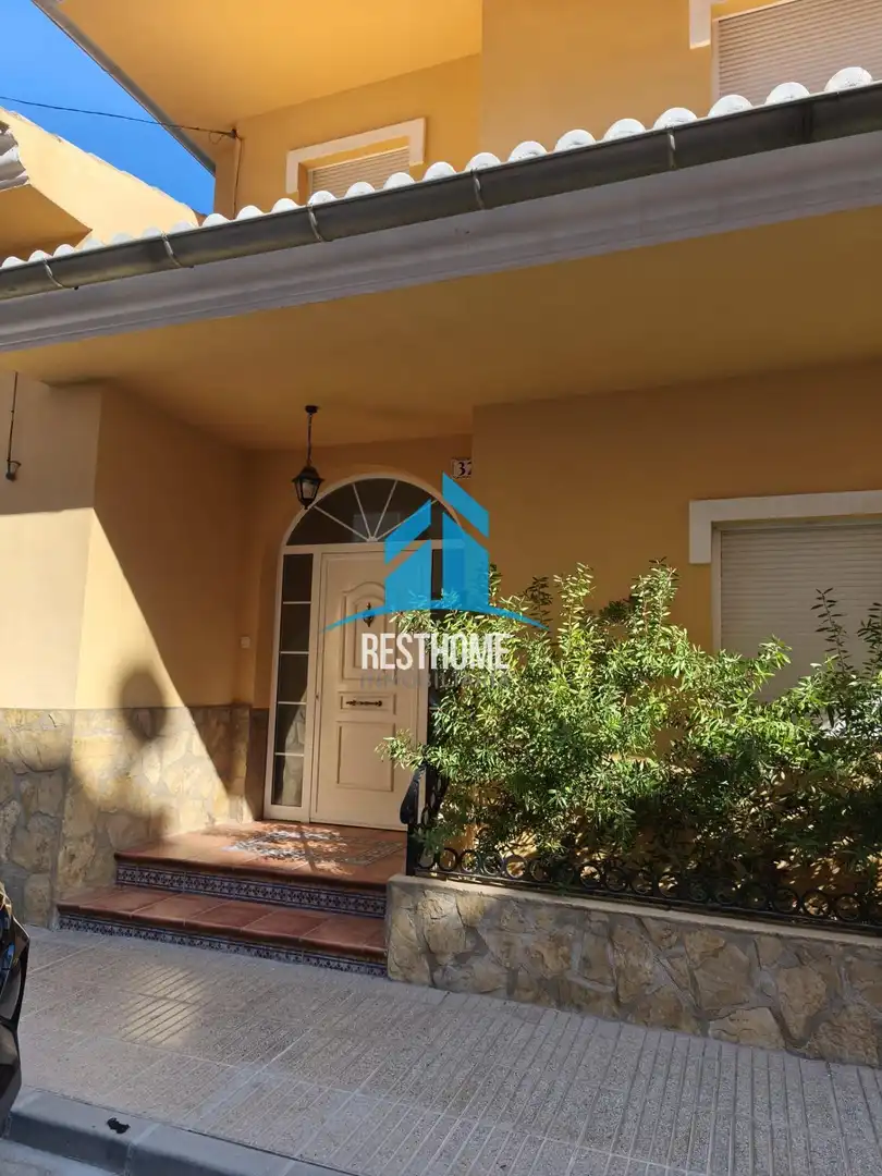 Vista exterior de Casa o chalet en venta en Simat de la Valldigna con Aire acondicionado, Calefacción y Jardín privado