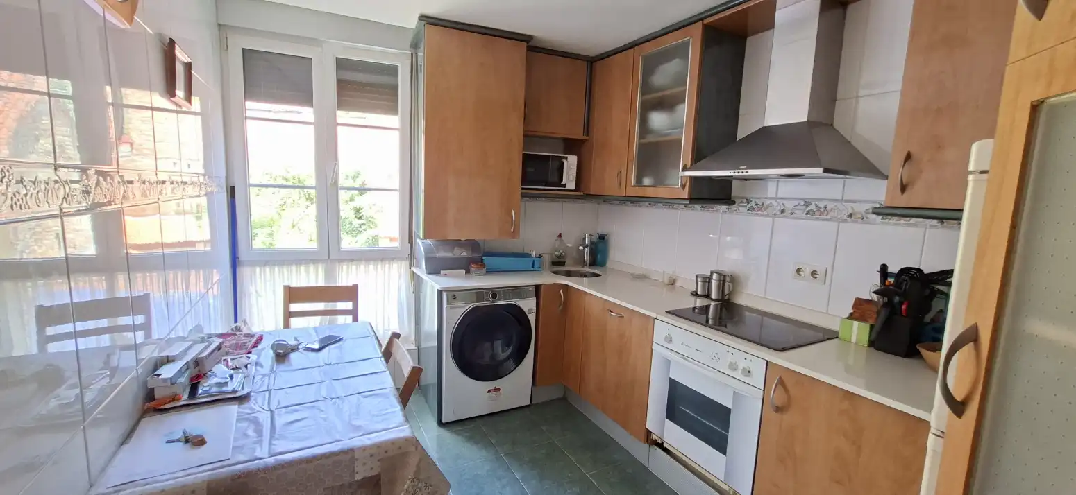 Cocina de Piso en venta en Cabezón de la Sal con Balcón