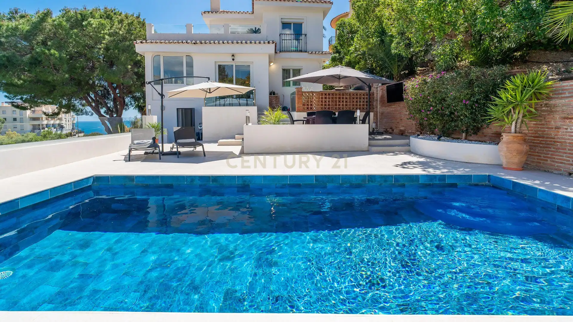 Exterior view of Houses for sale in Fuengirola  with Air Conditioner, Private garden and Storage room