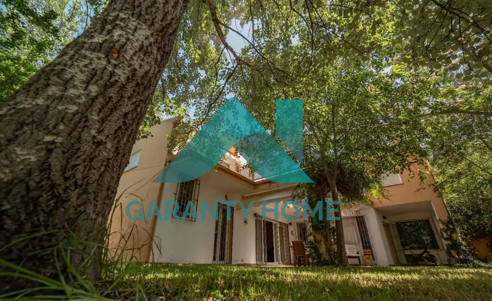 Jardí de Casa o xalet en venda en Cáceres amb Aire condicionat, Calefacció i Jardí privat