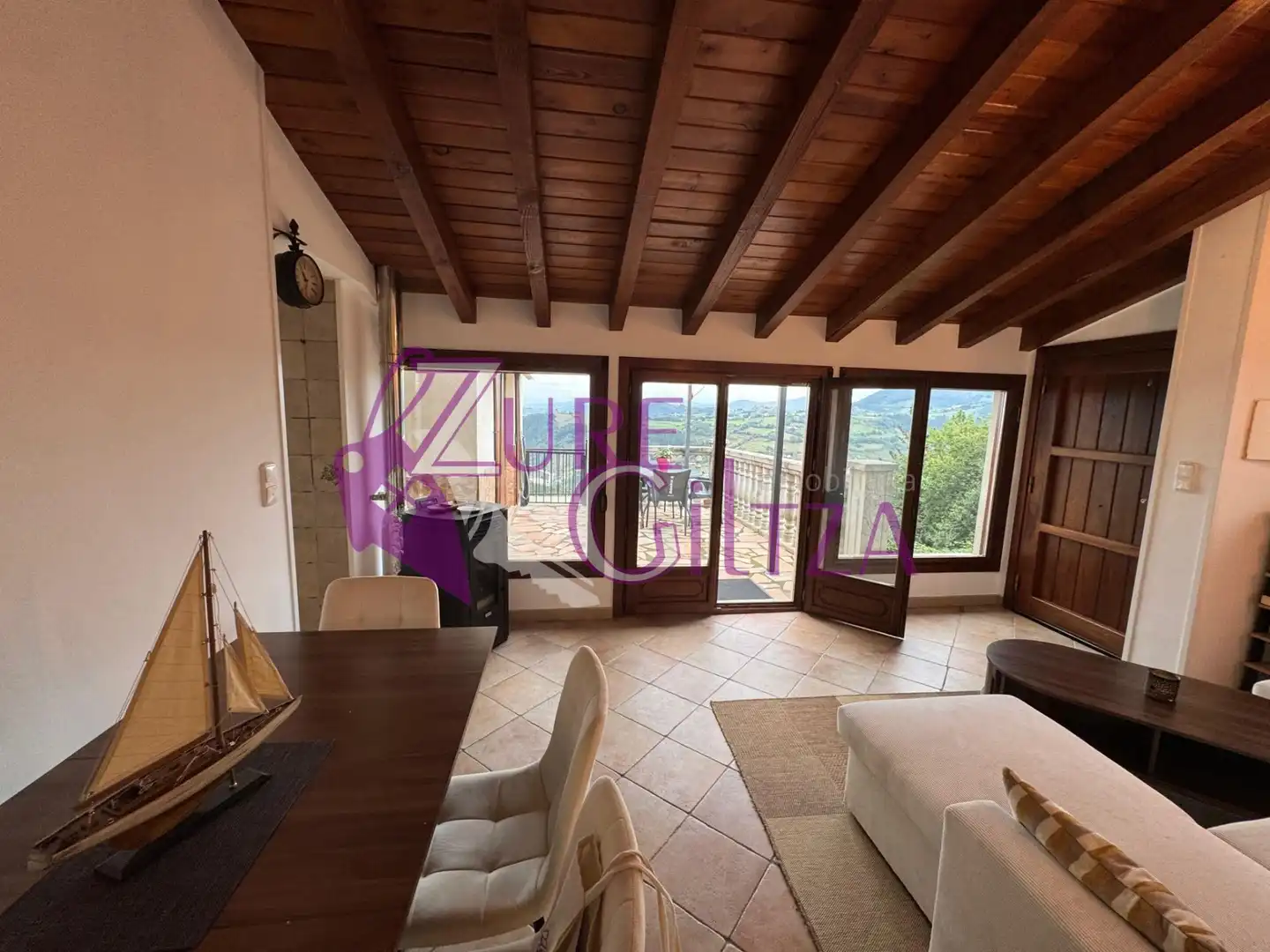 Sala d'estar de Casa o xalet en venda en Mutriku, Gipuzkoa