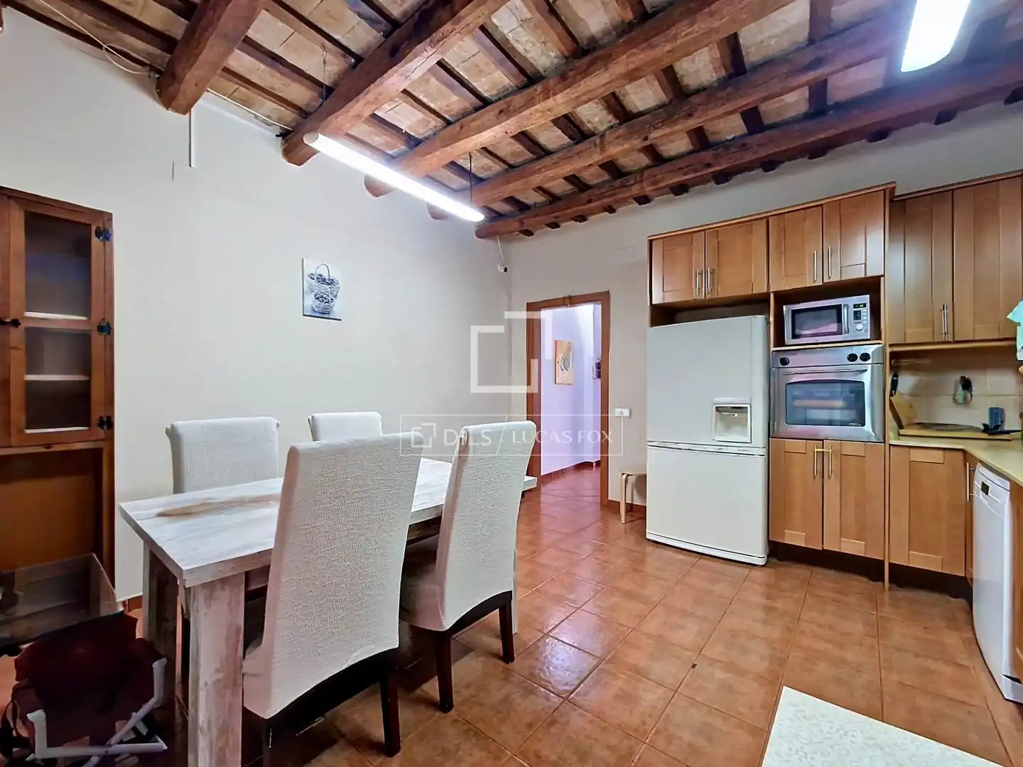 Cuina de Casa o xalet en venda en Vilanova i la Geltrú amb Aire condicionat, Calefacció i Terrassa
