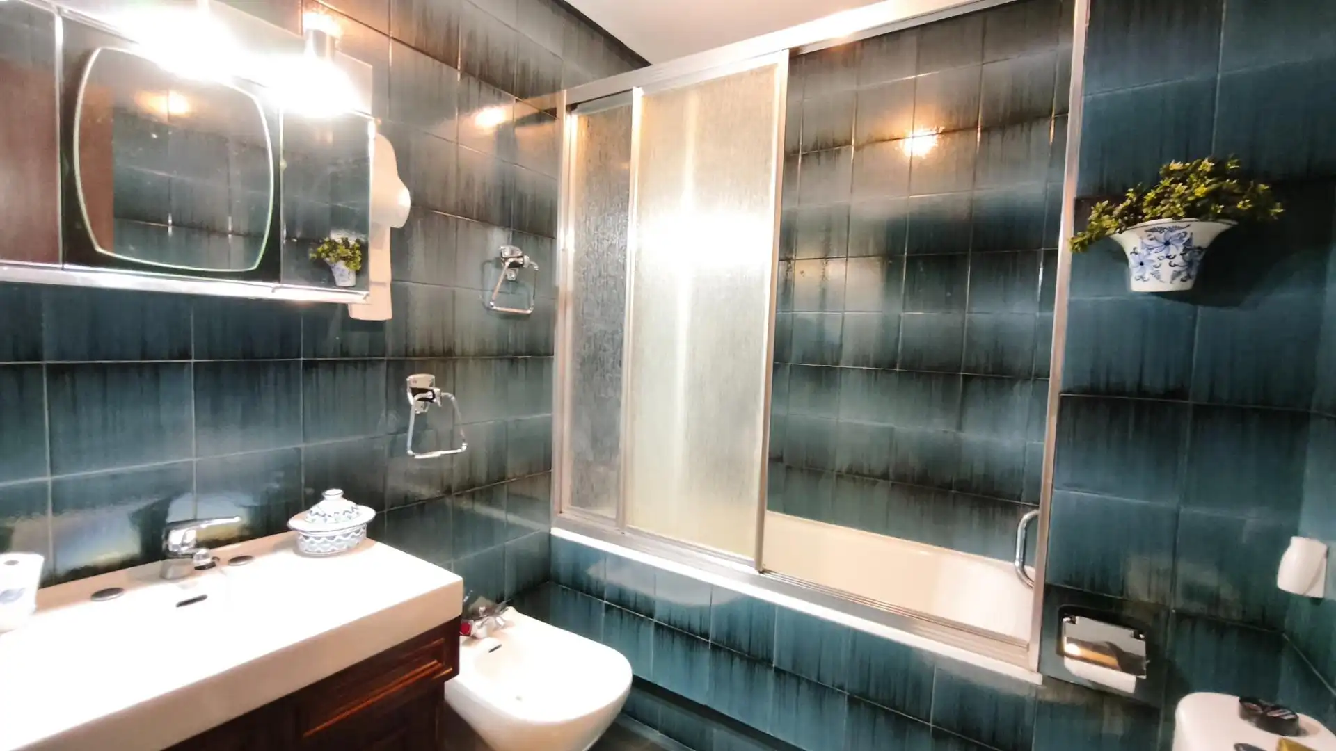 Baño de Piso de alquiler en Bilbao  con Calefacción y Amueblado
