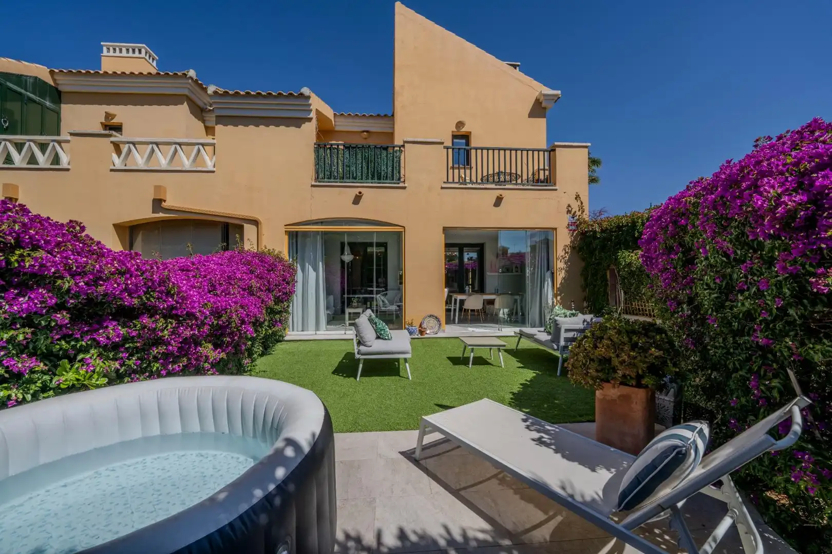 Terraza de Casa adosada en venta en Ayamonte con Aire acondicionado, Calefacción y Jardín privado