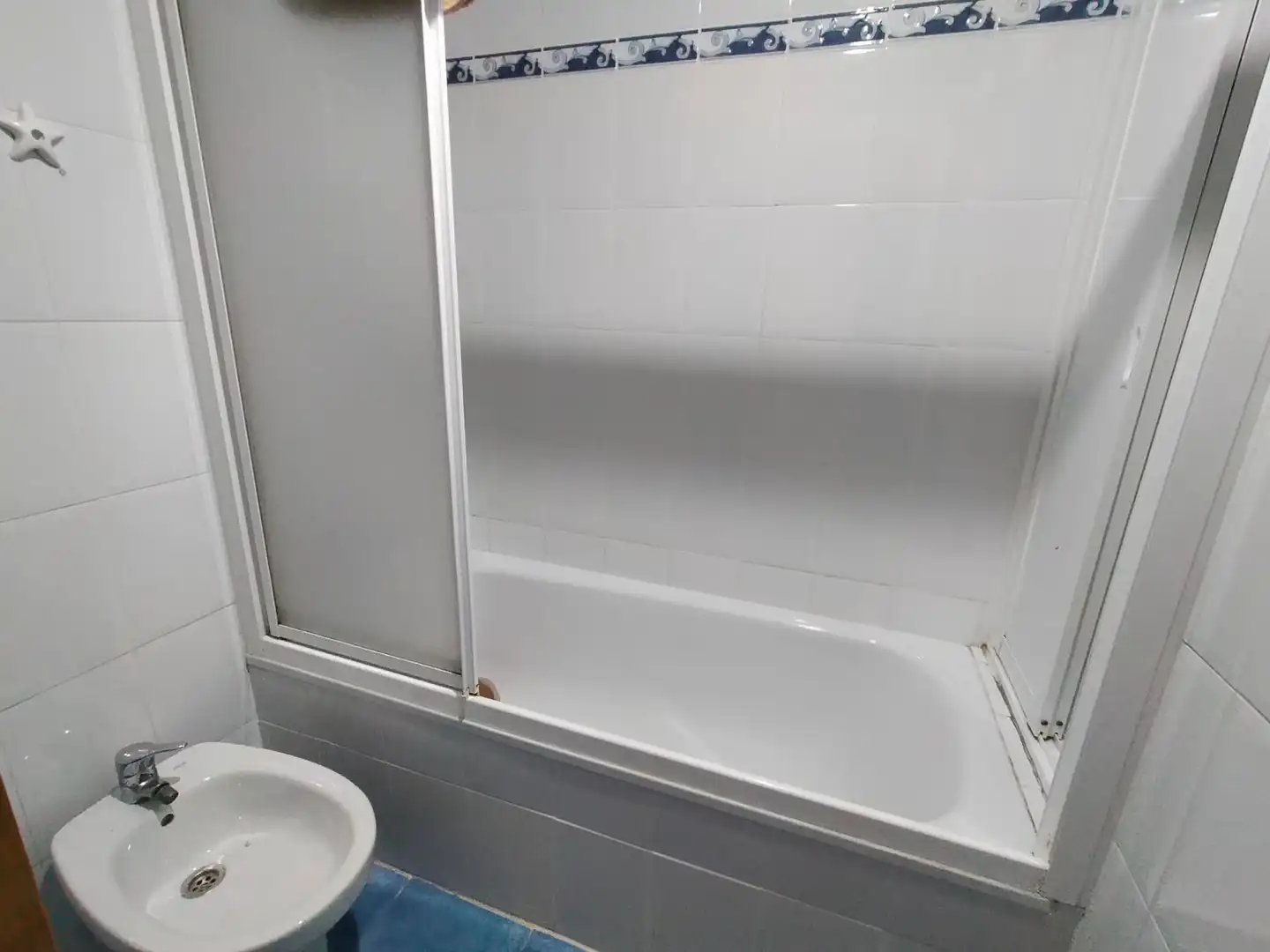 Baño de Piso en venta en La Línea de la Concepción