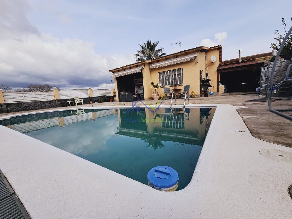 Piscina de Casa o chalet en venta en Llorenç del Penedès con Calefacción, Terraza y Trastero