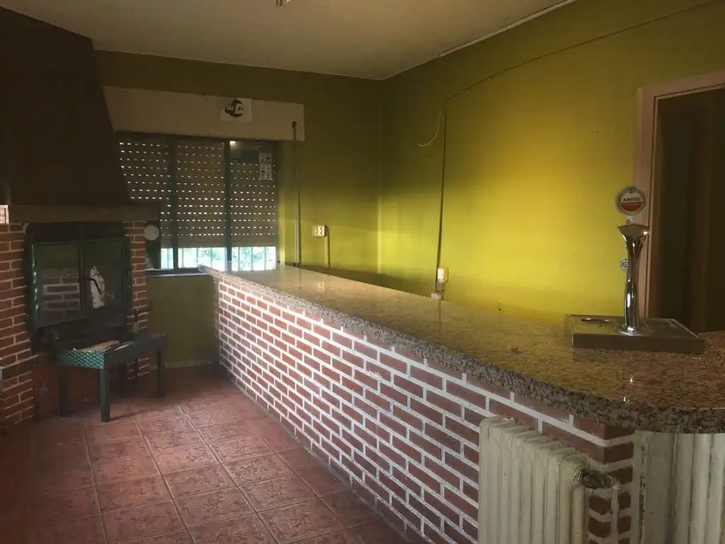 Cocina de Local en venta en Calzada de Don Diego