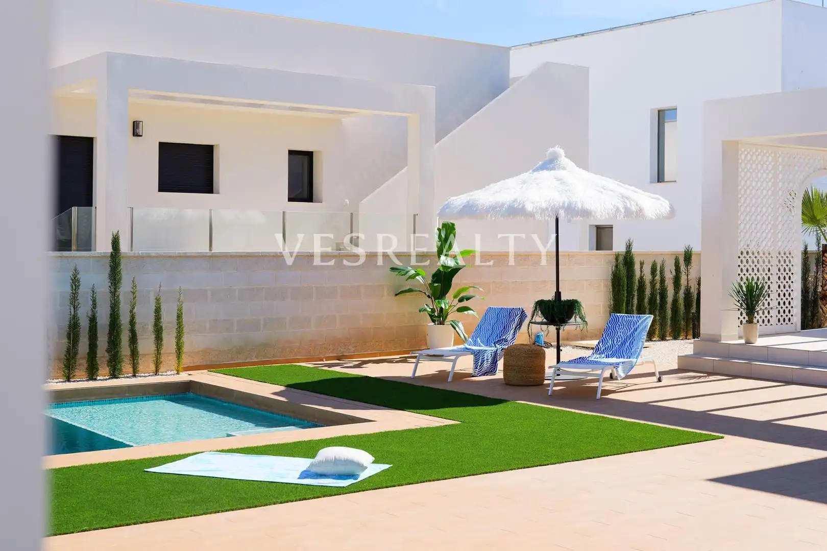 Vista exterior de Casa o xalet en venda en Rojales amb Traster, Piscina i Moblat