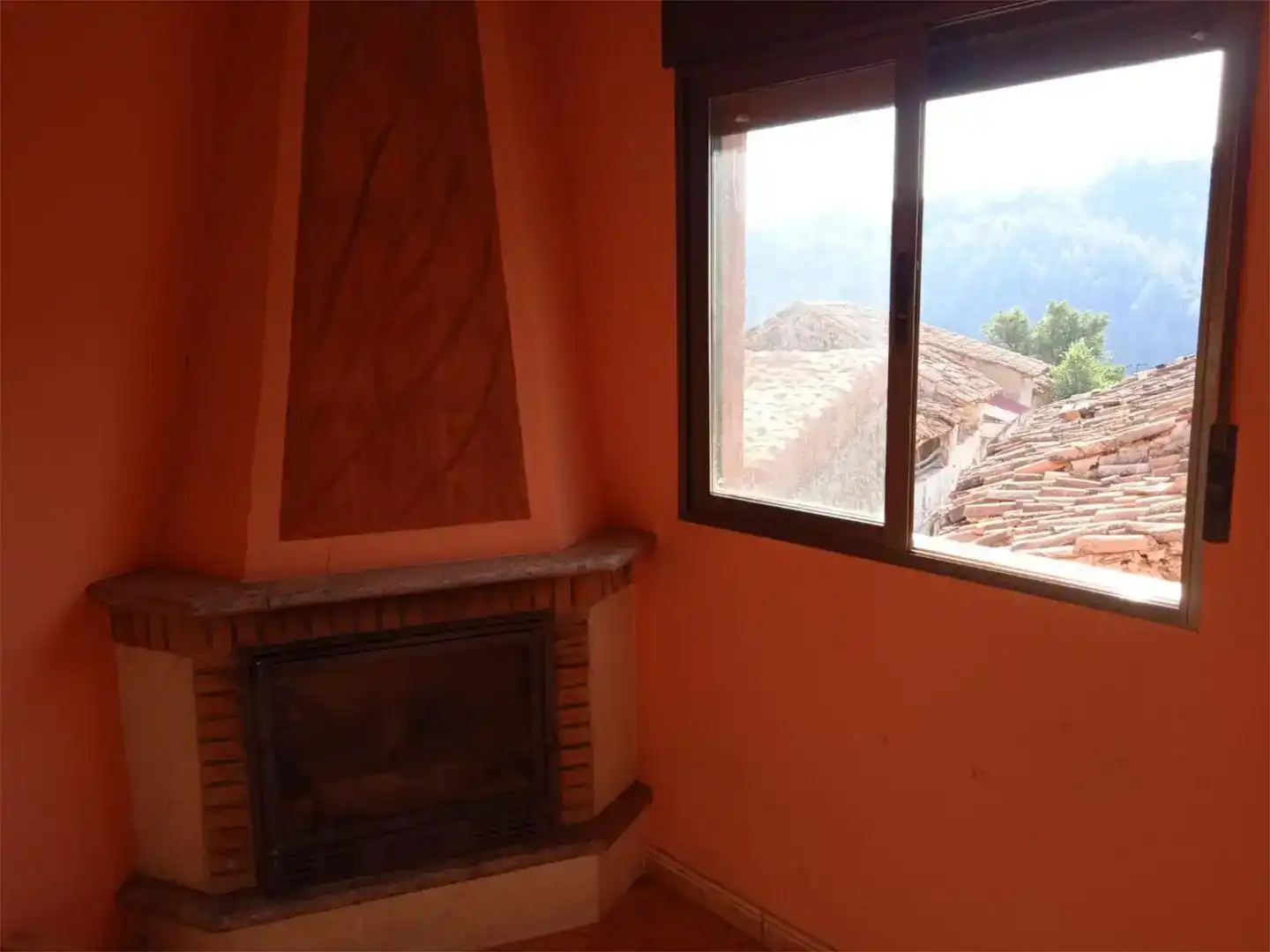 Sala d'estar de Casa adosada en venda en Cirat amb Traster, Moblat i Balcó