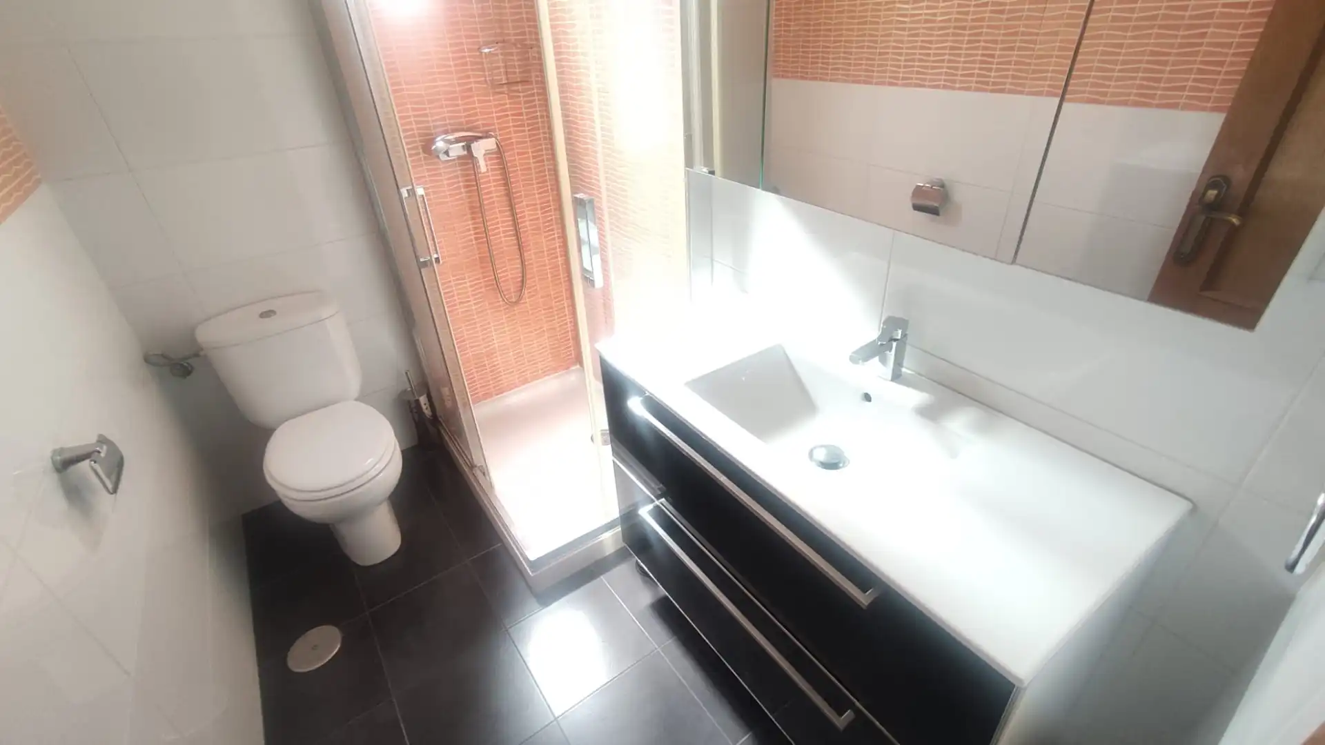 Bathroom of Flat for sale in Ourense Capital   with Heating, Oven and Washing machine