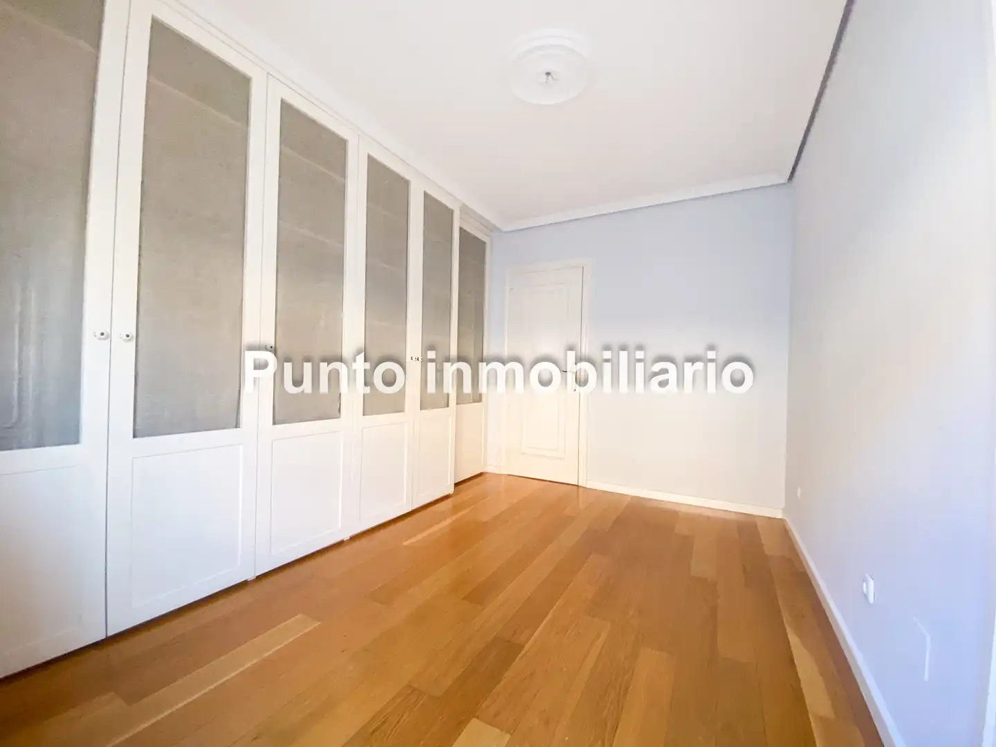 Piso de alquiler en Valladolid con Aire acondicionado, Calefacción y Parquet