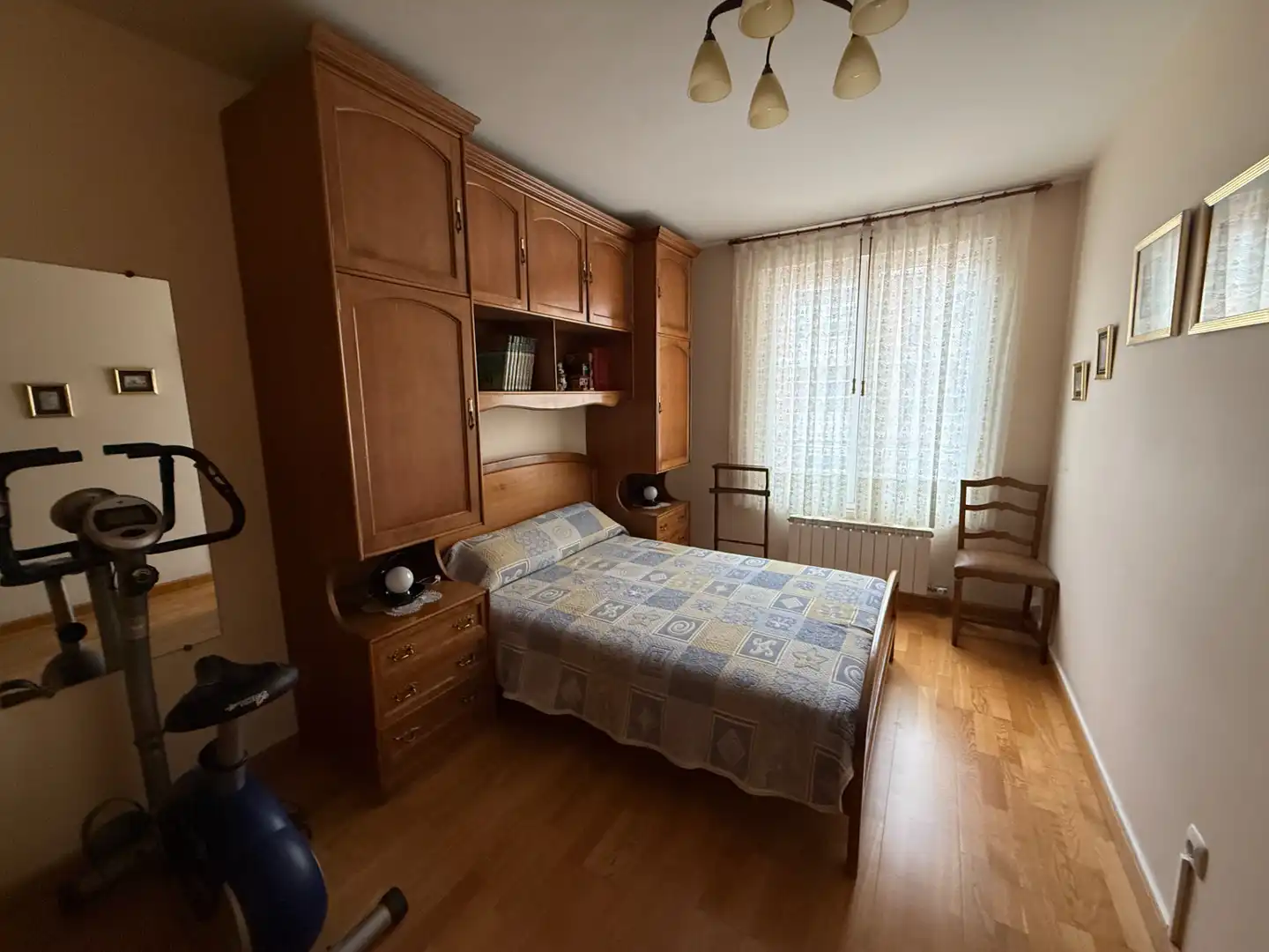 Habitación de Piso en venta en León Capital  con Calefacción, Parquet y Trastero