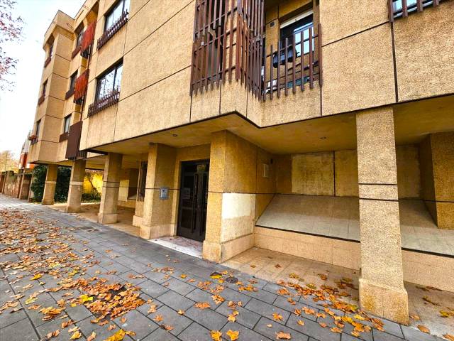 Garaje en Venta en DE PALENCIA en Universidad - Las Huelgas