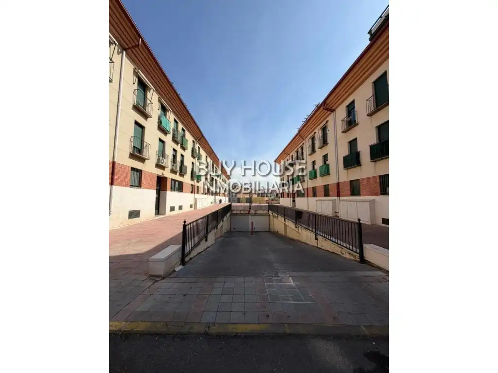 Vista exterior de Piso en venta en Illescas