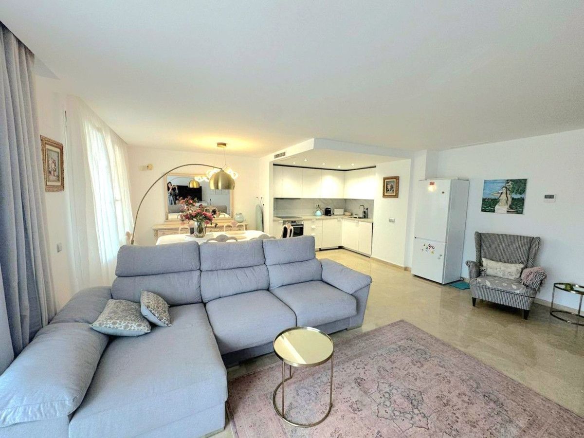 Sala d'estar de Planta baixa en venda en Benahavís amb Aire condicionat, Terrassa i Sauna