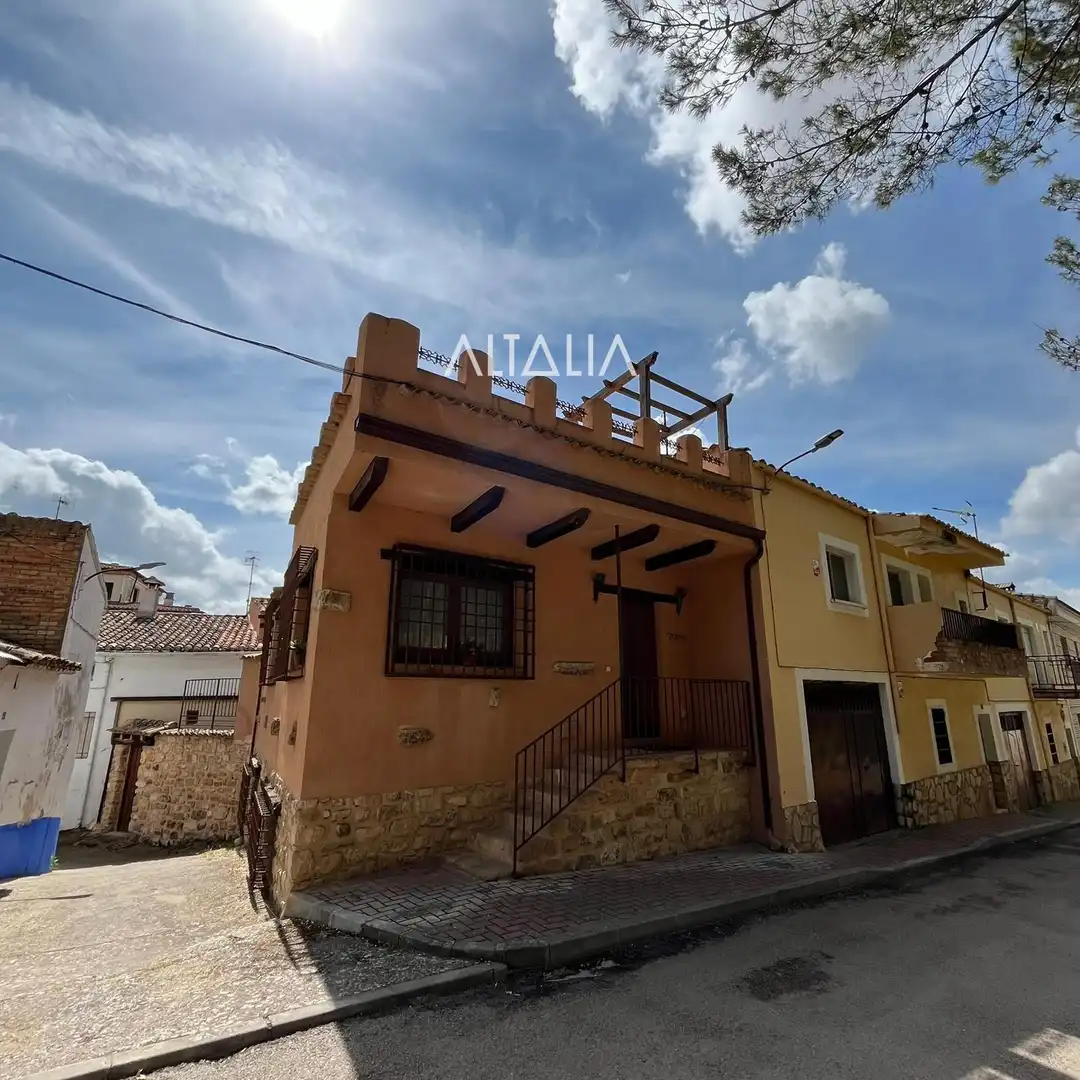 Vista exterior de Casa o chalet en venta en Villar de Olalla con Terraza y Amueblado