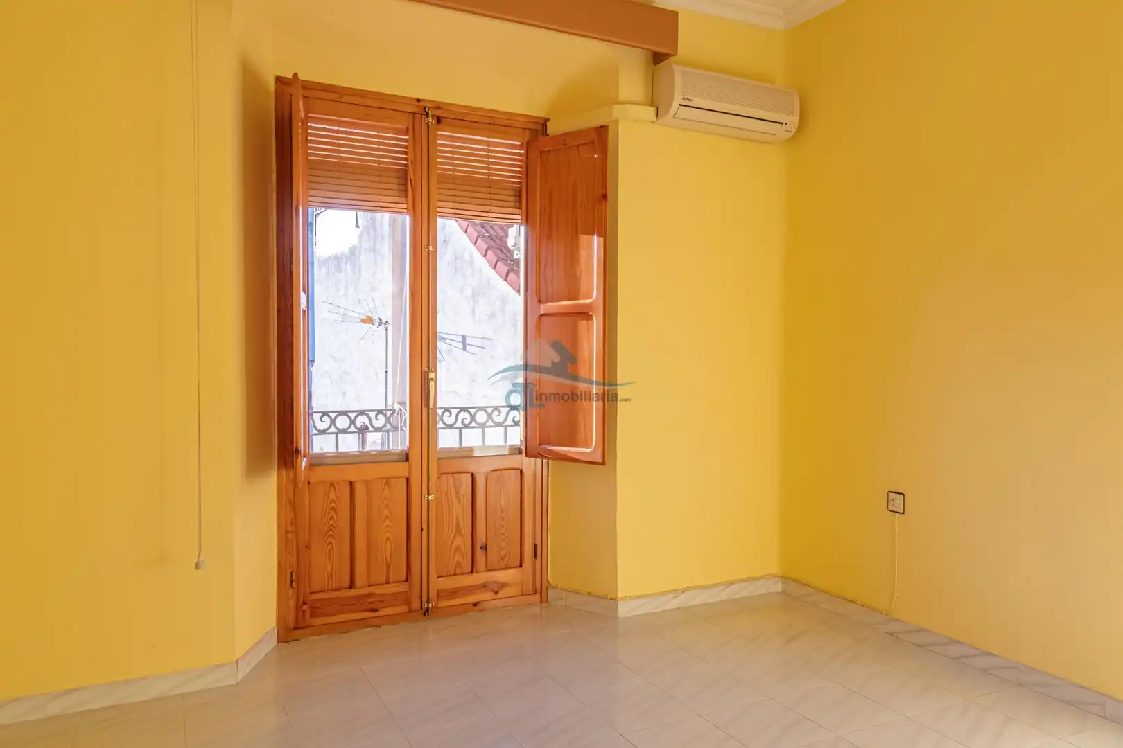 Piso de alquiler en Linares con Aire acondicionado, Calefacción y Lavadora