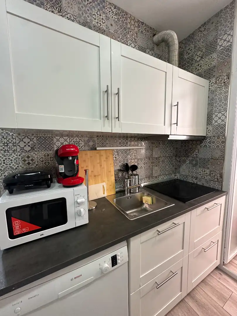 Kitchen of Flat for share in Madrid  with Air Conditioner, Heating and Furnished
