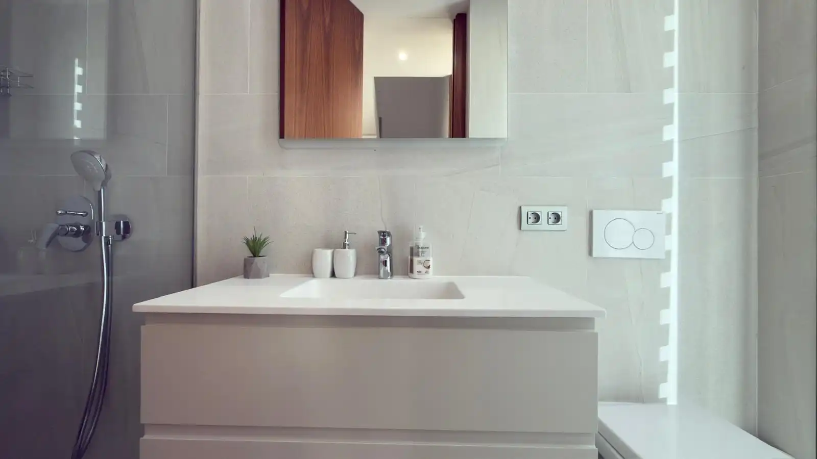 Baño de Casa o chalet de alquiler en Finestrat con Aire acondicionado, Calefacción y Jardín privado