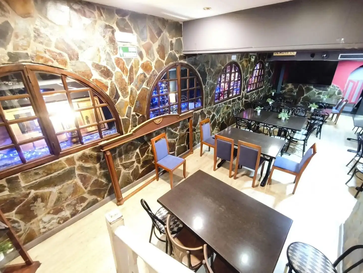 Business premises for transfer in Eixample, imagen 11