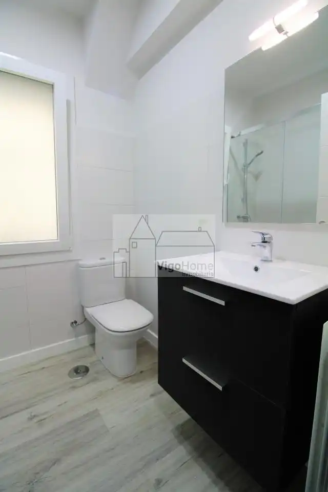 Badezimmer von Wohnung zur Miete in Vigo  mit Heizung, Terrasse und Möbliert