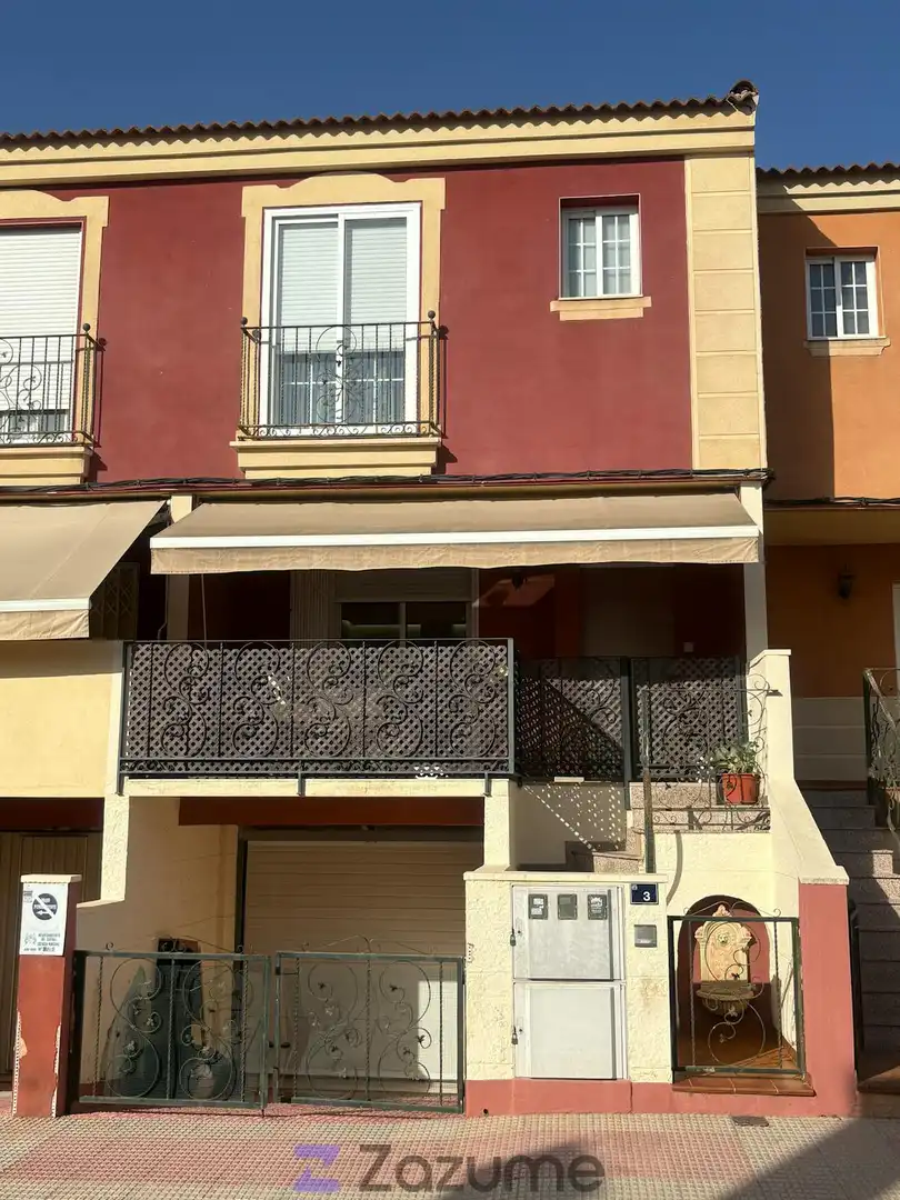 Vista exterior de Casa o xalet de lloguer en Catral amb Aire condicionat, Calefacció i Jardí privat