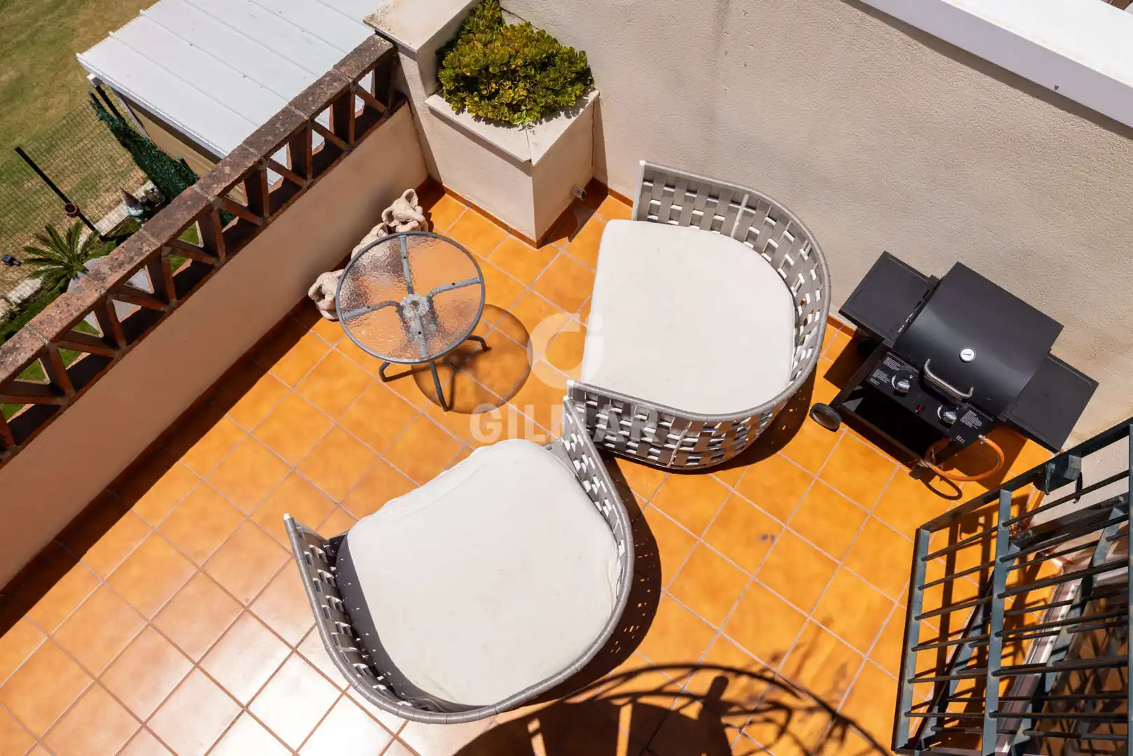 Terraza de Piso en venta en Casares con Jardín privado, Trastero y Piscina