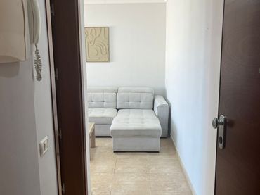 Flat with balcony to rent in Calle Reina Sofía 23