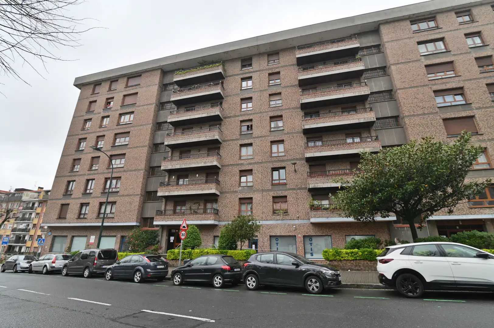 Vista exterior de Piso en venta en Bilbao  con Calefacción, Trastero y Amueblado