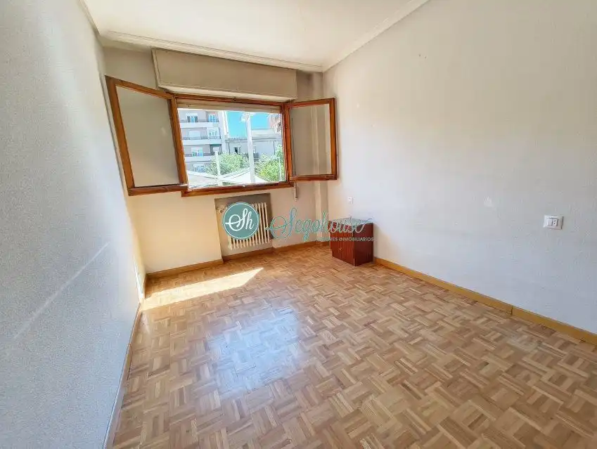 Habitación de Piso en venta en Segovia con Calefacción, Parquet y Trastero