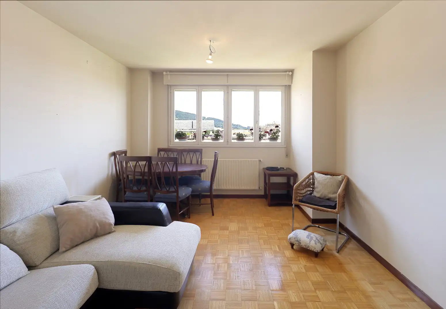 Sala de estar de Piso en venta en Oviedo  con Calefacción y Trastero