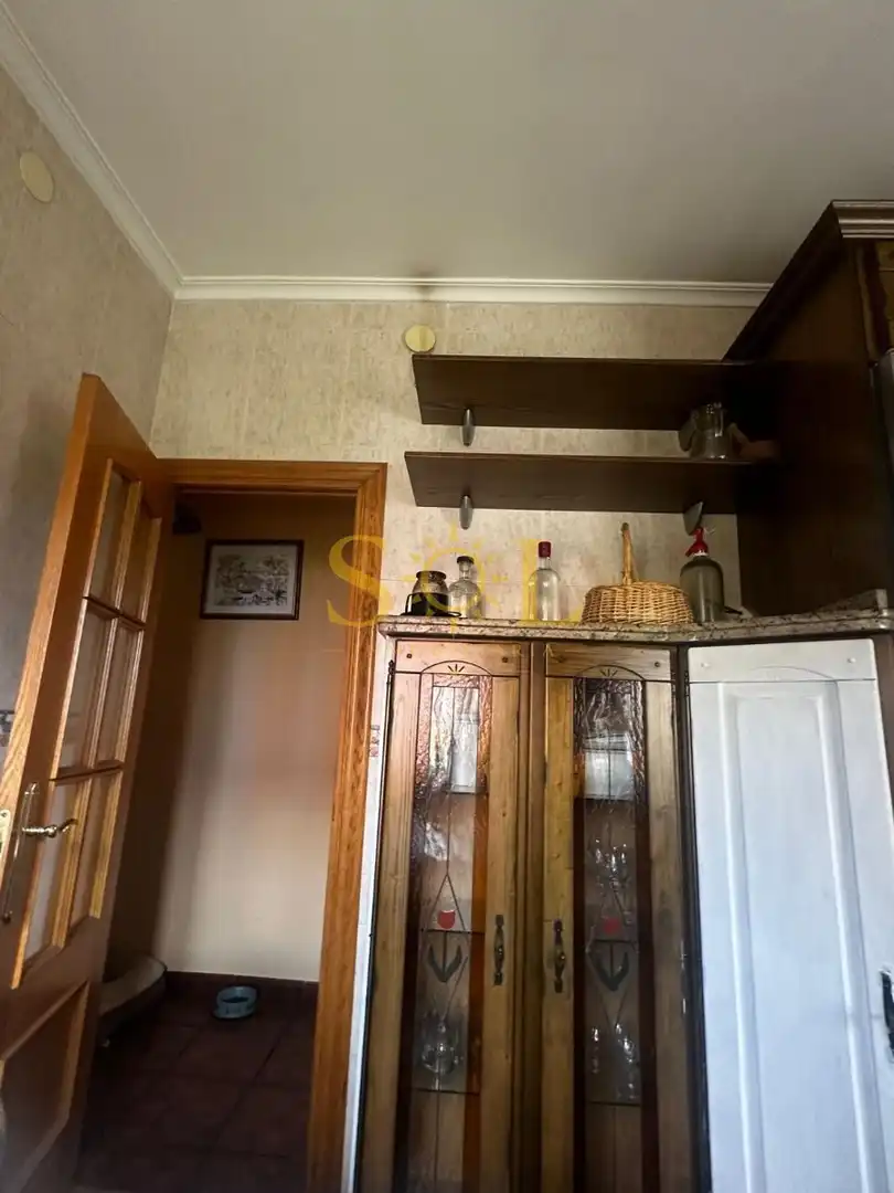 Cuina de Casa o xalet en venda en León Capital  amb Calefacció, Jardí privat i Terrassa