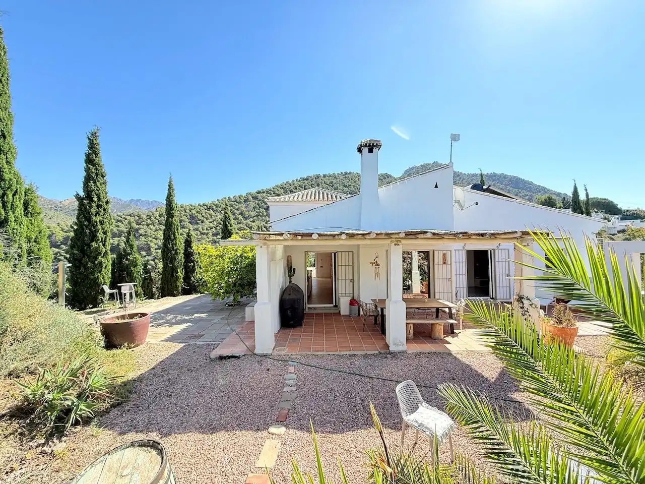 Vista exterior de Casa o xalet en venda en Frigiliana amb Aire condicionat, Calefacció i Jardí privat