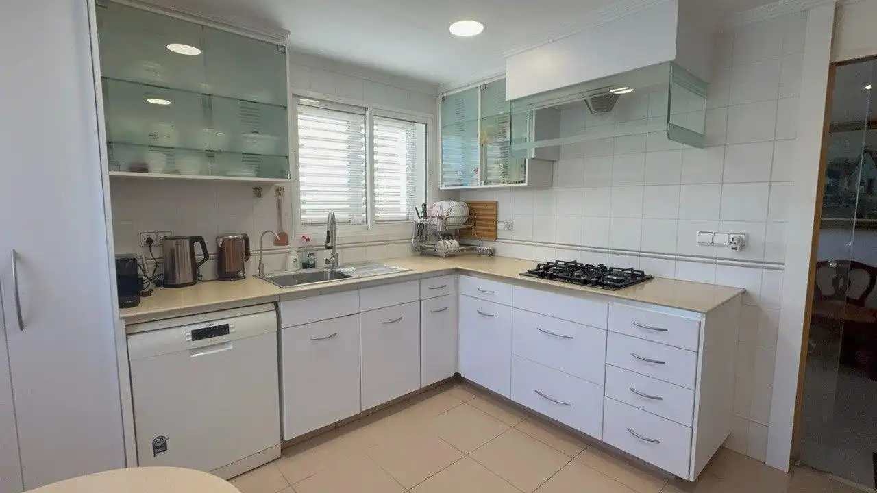 Cocina de Casa o chalet en venta en L'Eliana con Aire acondicionado, Calefacción y Jardín privado