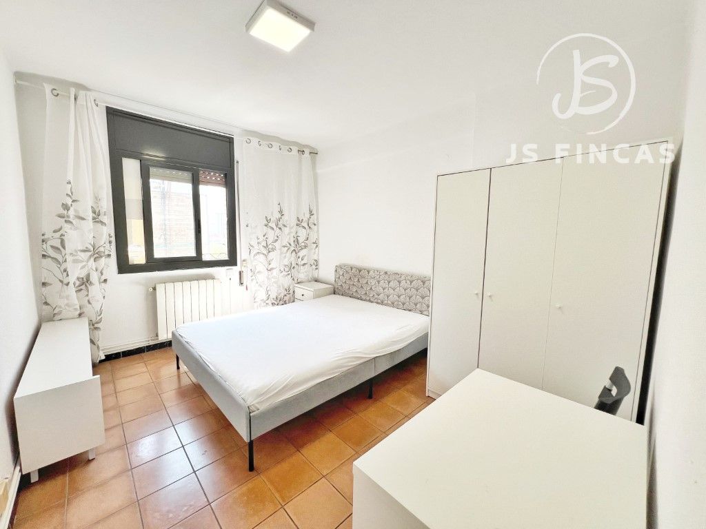 Dormitori de Pis per a compartir en  Barcelona Capital amb Moblat, Rentadora i Microones