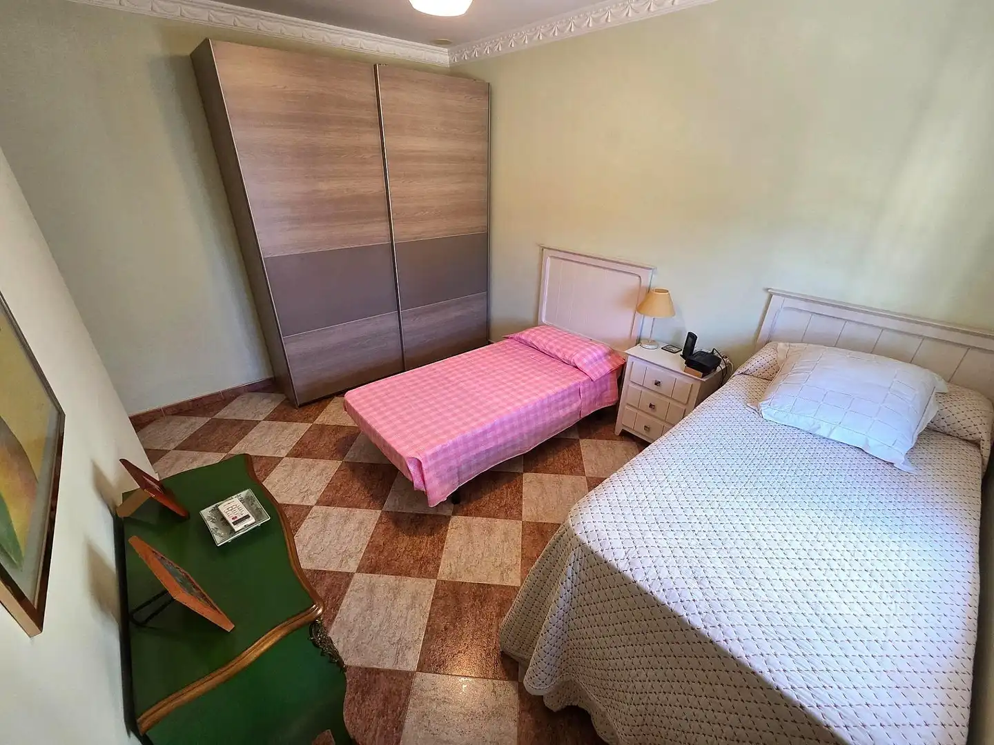 Dormitori de Casa o xalet en venda en Chiclana de la Frontera amb Jardí privat