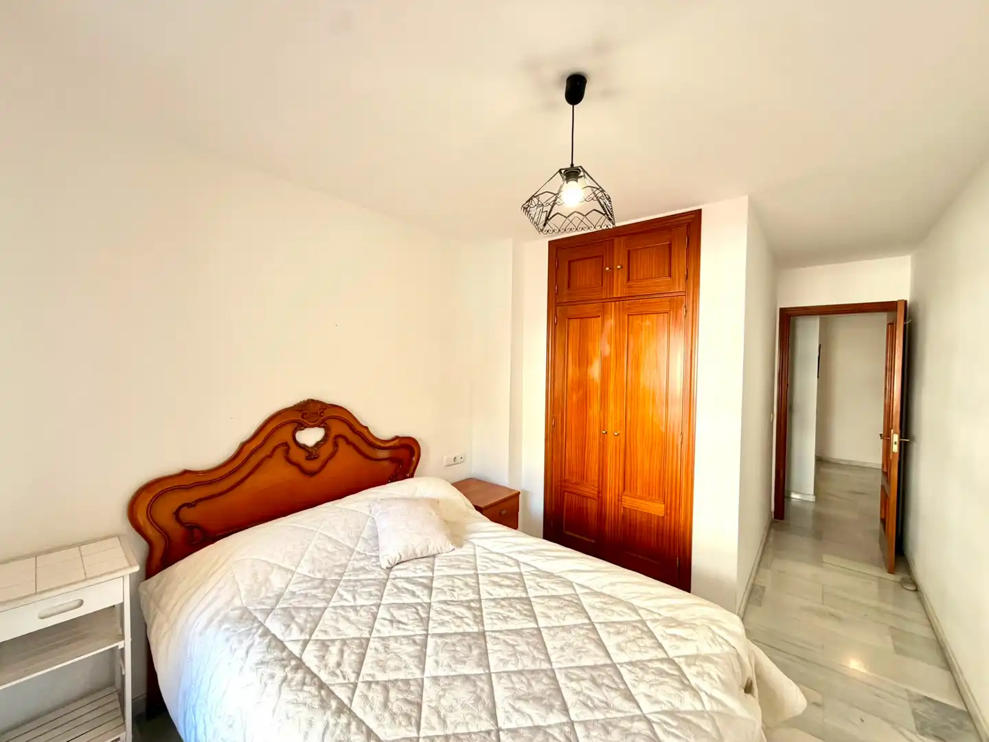 Habitación de Piso de alquiler en Benalmádena con Terraza y Amueblado