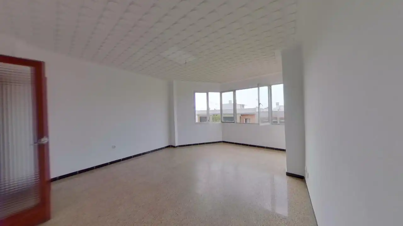 Flat for sale in Llevant