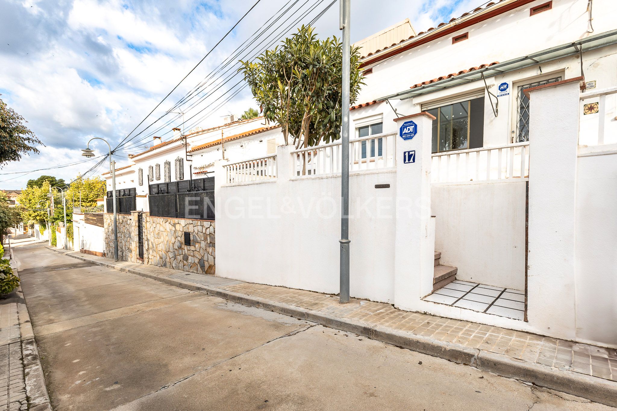 Exterior view of House or chalet for sale in El Masnou  with Heating and Private garden